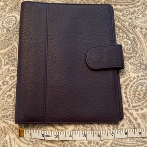 Levenger plum / purple folio. Like new.